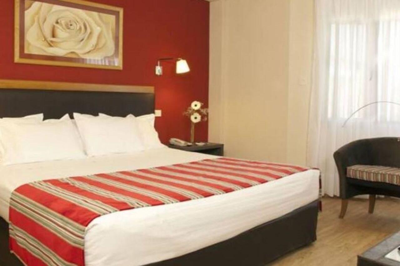Land Express Neuquen Hotel Kültér fotó
