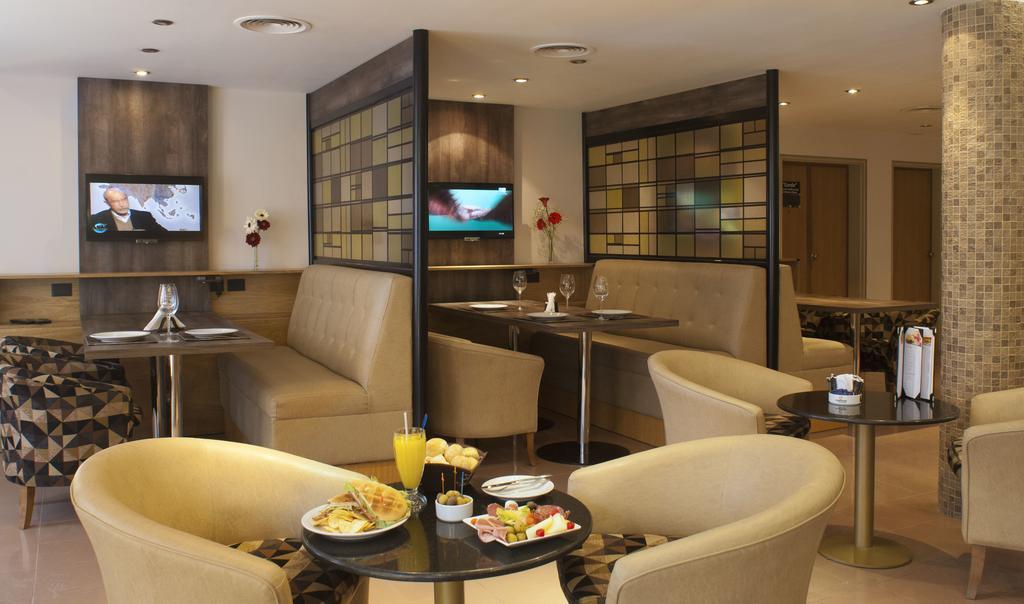 Land Express Neuquen Hotel Kültér fotó