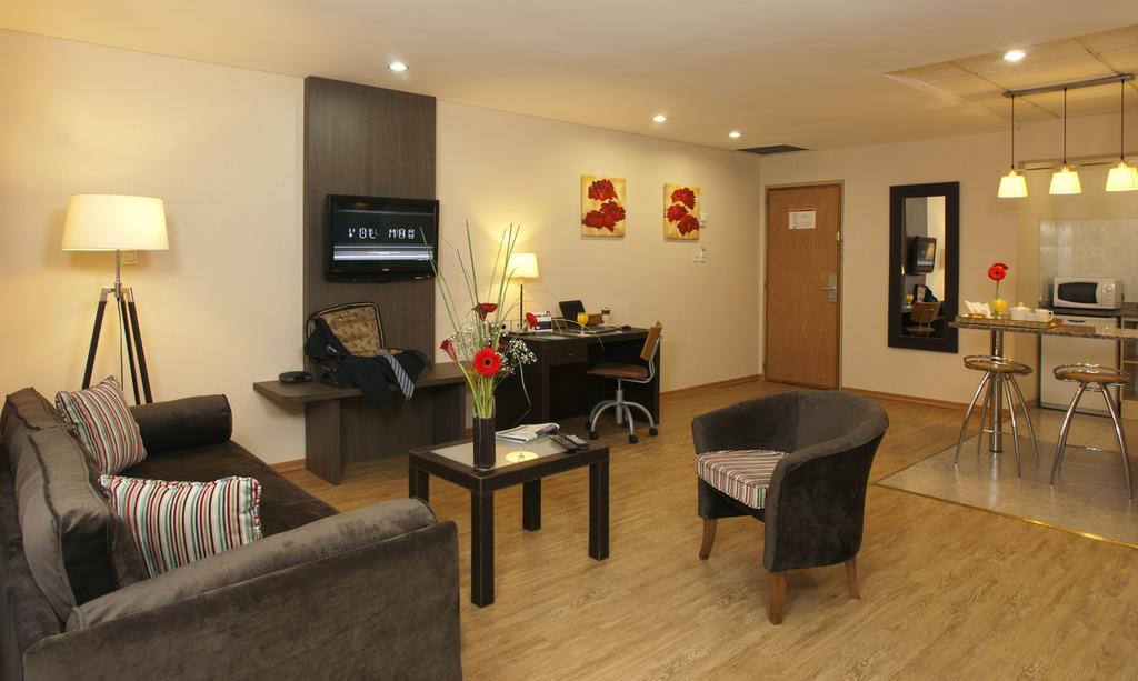 Land Express Neuquen Hotel Kültér fotó